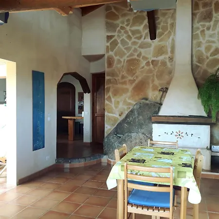 Los Aloes Holiday home Lajares